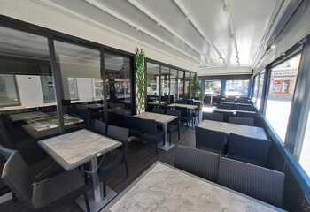 Local avec logement proche mer à l'escala Riells